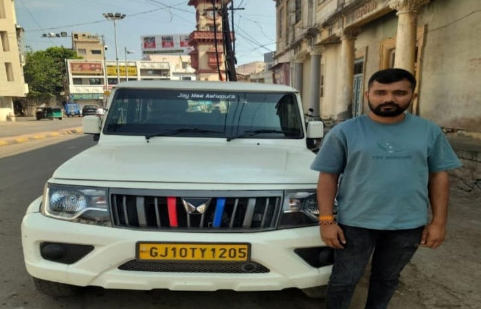જામનગરમાં બેફામ કાર ચલાવતો શખ્સ CCTVમાં કેદ, પોલીસે વાહન જપ્ત કરી કાયદાના પાઠ ભણાવ્યા