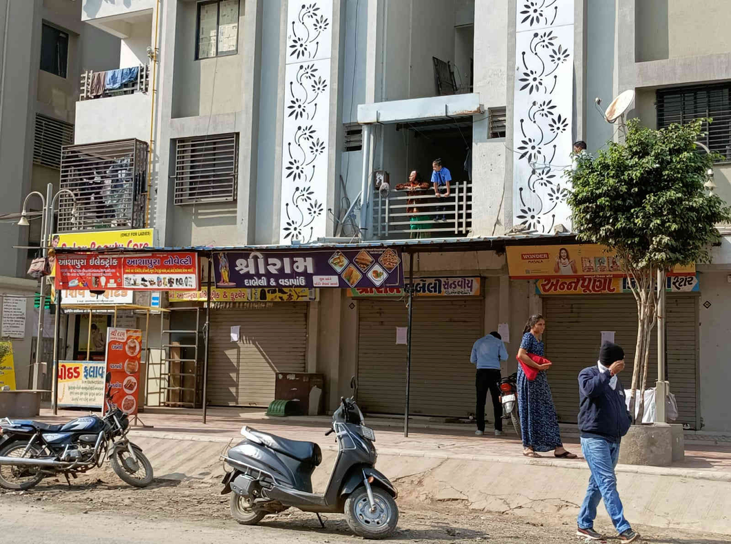 અમદાવાદમાં બી.યુ.વગરના ૨૨૪ યુનિટો મ્યુનિ.દ્વારા સીલ