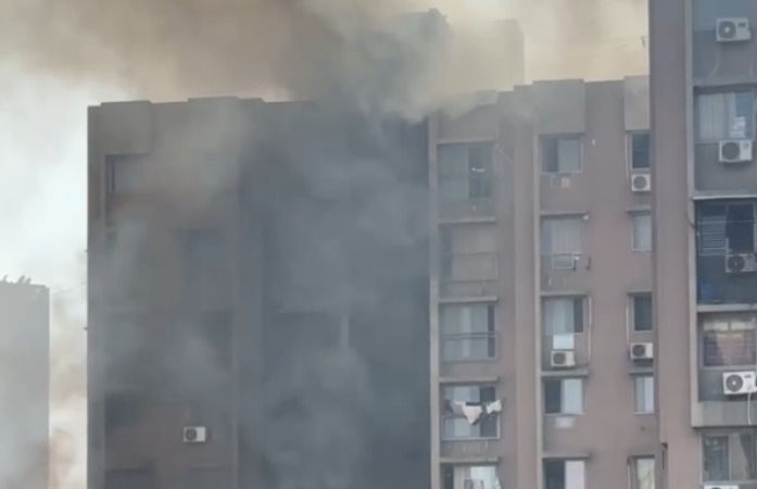 18 rescued from fire at Parishkar-1 apartments in Khokhra