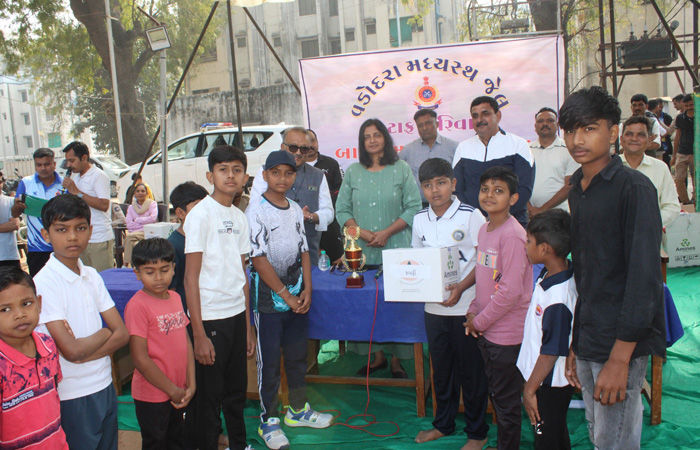 વડોદરા મધ્યસ્થ જેલ ખાતે સ્ટાફ પરિવારના બાળકો માટે બાળ રમતોત્સવનું આયોજન