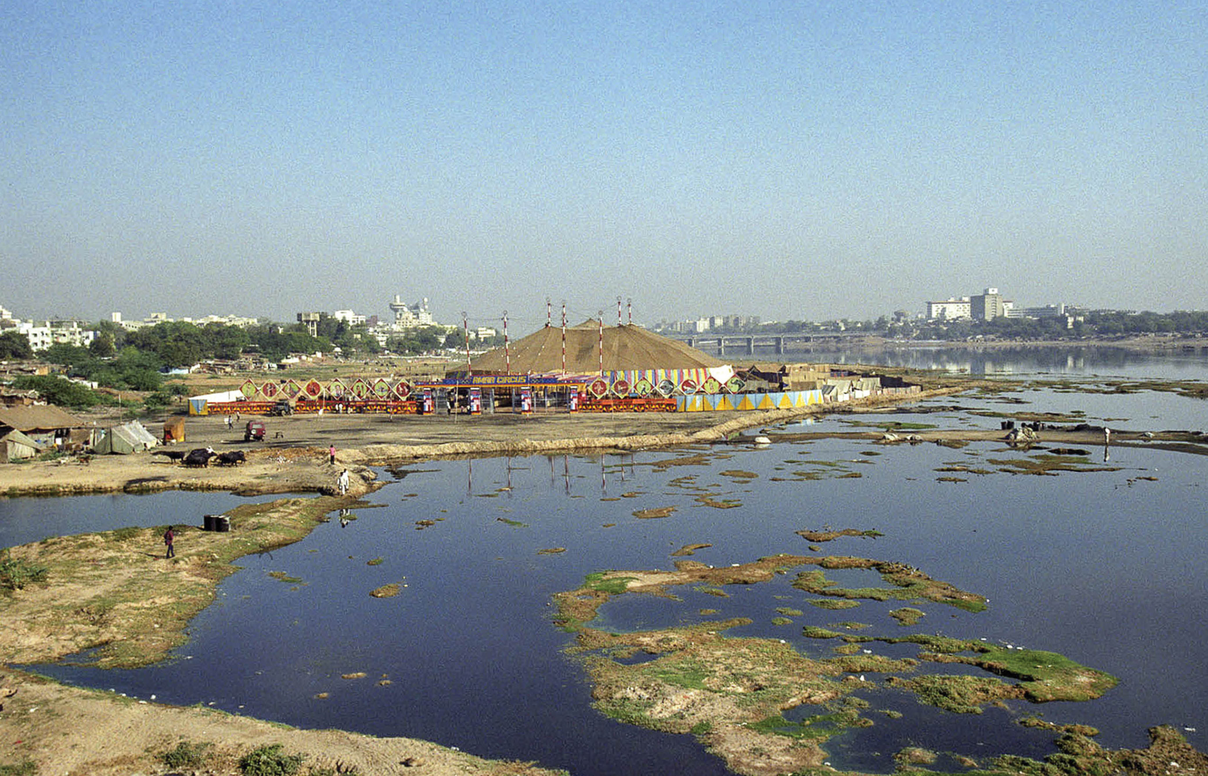 AMC seals 78 polluting units operating without GPCB, civic approval