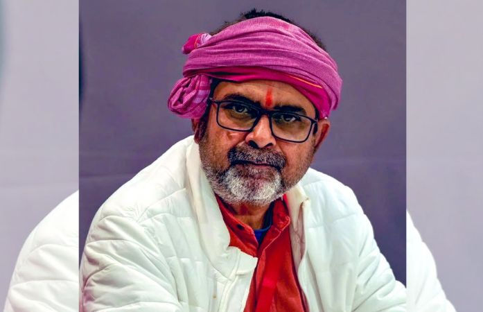 અમુક જ મહિનામાં રાજકારણમાંથી નિવૃત્ત થયા અવધ ઓઝા, કેજરીવાલને મહાન નેતા ગણાવ્યા