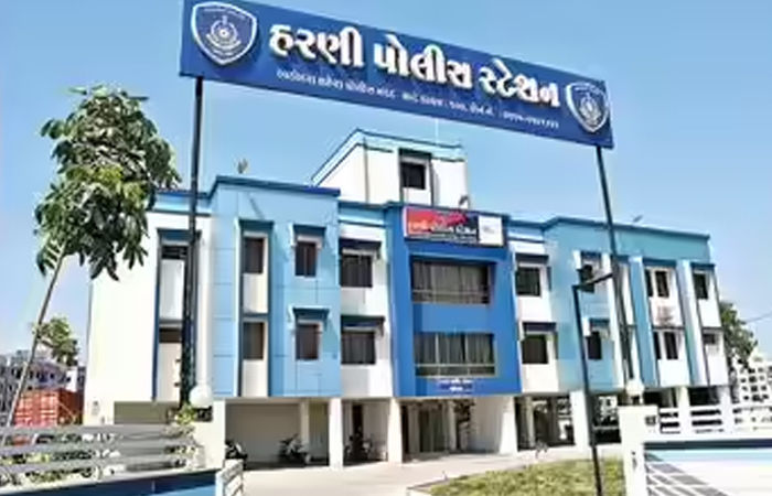 અહીંયા ધંધો કરવો હોય તો દર મહિને 50 હજાર રૂપિયા આપવા પડશે ! વડોદરામાં ટ્રાન્સપોર્ટરની ઓફિસમાં તોડફોટ બાદ ખંડણીની માગણી
