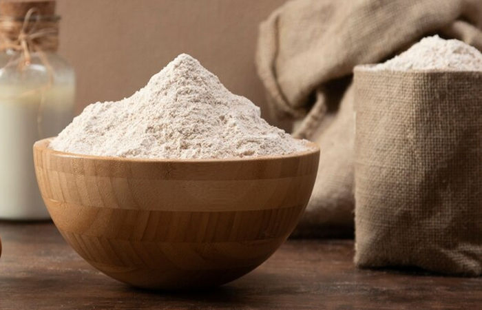 Flours For Weight Loss: શિયાળાની સીઝનમાં ઘટાડવા માંગો છો વજન? તો ડાયટમાં સામેલ કરો આ 5 પ્રકારના લોટ