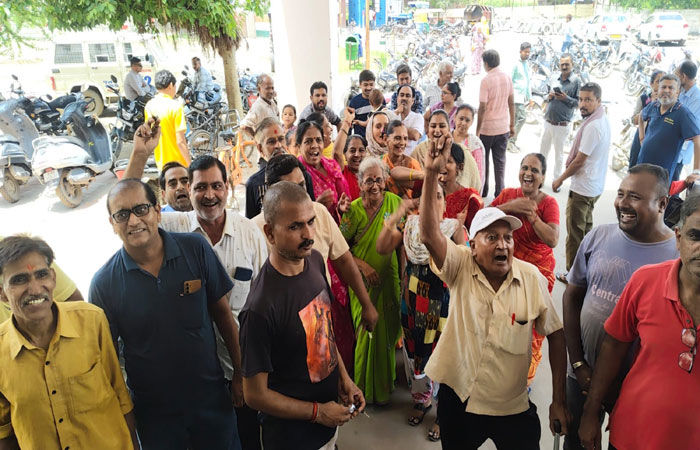 વિરમગામમાં પ્રાથમિક સુવિધા મામલે લોકોને પાલિકા કચેરીએ હલ્લાબોલ