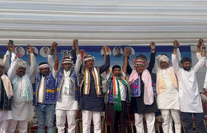 ચૂંટણી પહેલા ગુજરાતના રાજકારણમાં મોટો ઉલટફેર: પૂર્વ ધારાસભ્ય મહેશ વસાવા ભાજપ છોડી કોંગ્રેસમાં જોડાયા