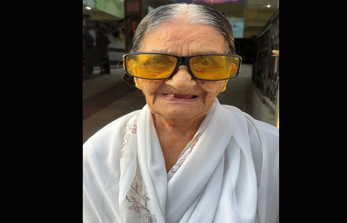 જાગૃત વડીલોની મતદાનમાં સક્રિય ભાગીદારી: 74 વર્ષીય જાગૃત બા કાદરી જેબુન્ની શાહએ મત આપી અન્યને પણ પોતાના મતાધિકારનો ઉપયોગ કરવા કરી અપીલ