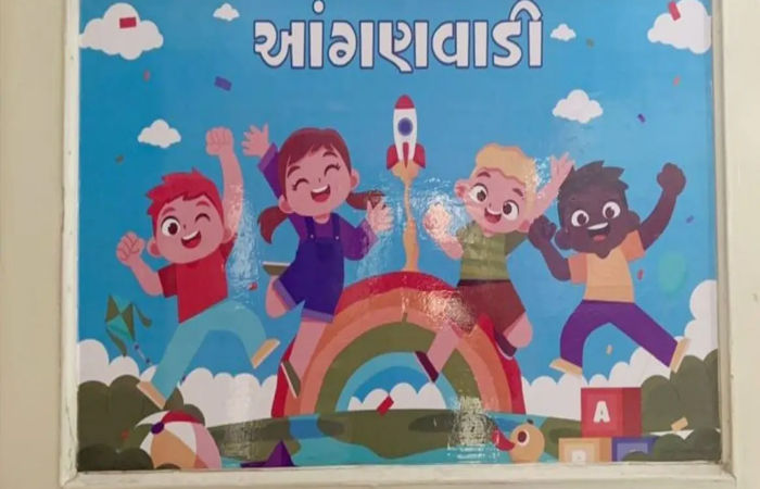 વડોદરામાં ગાજરાવાડીની આંગણવાડી અસામાજિક તત્વોનો અડ્ડો બની : બાળકોમાં ગભરાટ