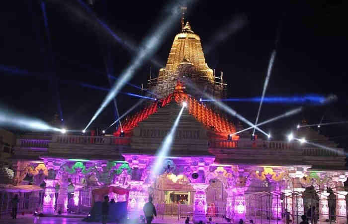 દિવાળીના તહેવારોને લઈ અંબાજી મંદિરમાં માતાજીના દર્શનના સમયમાં કરાયો વધારો