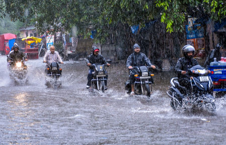 ગુજરાતમાં વરસાદ વિરામ લે તેવી શક્યતા! જોકે આ જિલ્લામાં હજુ છૂટાછવાયા સ્થળે ભારે વરસાદની આગાહી