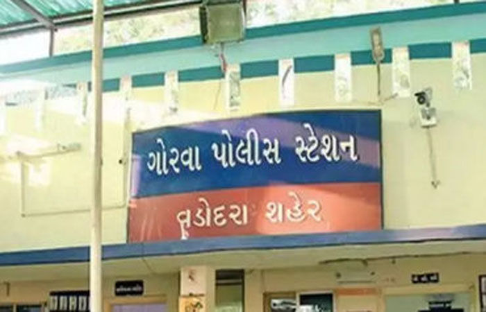 સગીરાનું અવિચારી પગલું, માતાએ ઠપકો આપતા ઘર છોડ્યું, ટ્રેનમાં ભાગે તે પહેલા પોલીસે બચાવી લીધી