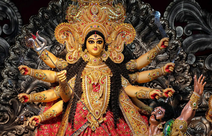 Shardiya Navratri 2025: નવરાત્રિમાં જરૂર કરો આ ચમત્કારી ઉપાય, મા દુર્ગાના મળશે આશીર્વાદ
