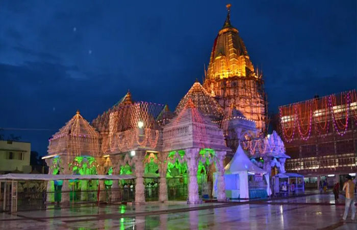 ભાદરવી પૂનમનો મહામેળોઃ અનંત ચૌદશના દિવસે અંબાજીમાં લાખો શ્રધ્ધાળુઓ ઉમટી પડ્યા