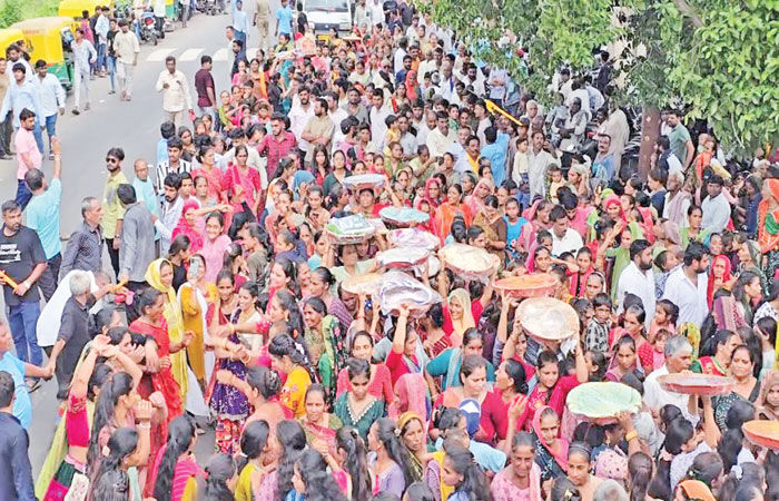 કેલિયા વાસણા ગામે રણછોડરાય મંદિરે ભરવાડ સમાજે મામેરું ભર્યું
