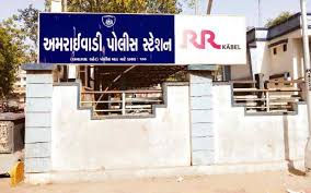 આમ આદમી પાર્ટીનો કાર્યકર અમરાઇવાડીમાં દારૂ વેચતો ઝડપાયો