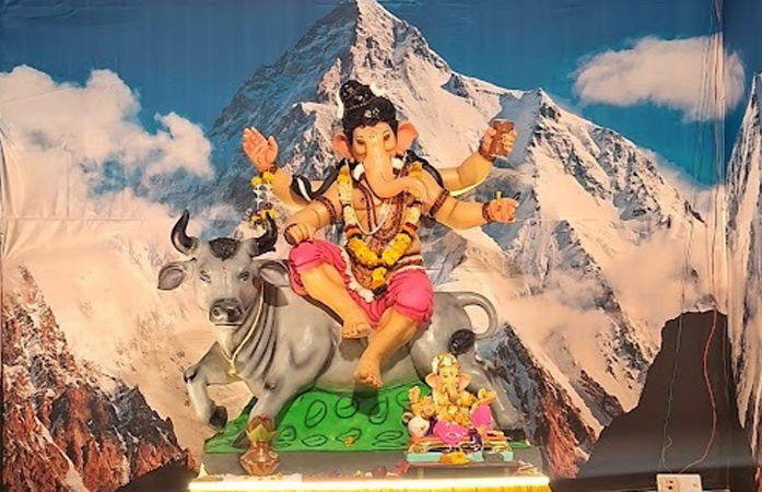 VIDEO: જ્યારે ઈકો ફ્રેન્ડલીની વાત પણ નહોતી થતી, ત્યારથી સુરતના ગોપીપુરામાં થાય છે માટીના ગણેશની સ્થાપના