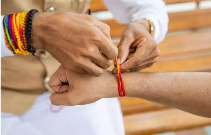 South Africa: Teacher cuts religious thread from Hindu student’s wrist, sparks controversy