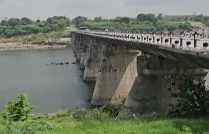 ગંભીર પુલ રાહદારીઓ અને ટુ વ્હીલર વાહન ચાલકો માટે શરૂ કરાય