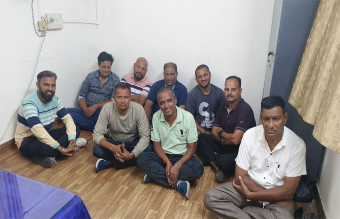 વડોદરાના નવાપુરામાં દારૂની મહેફિલ માણી રહેલા નવ શખ્સો ઝડપાયા