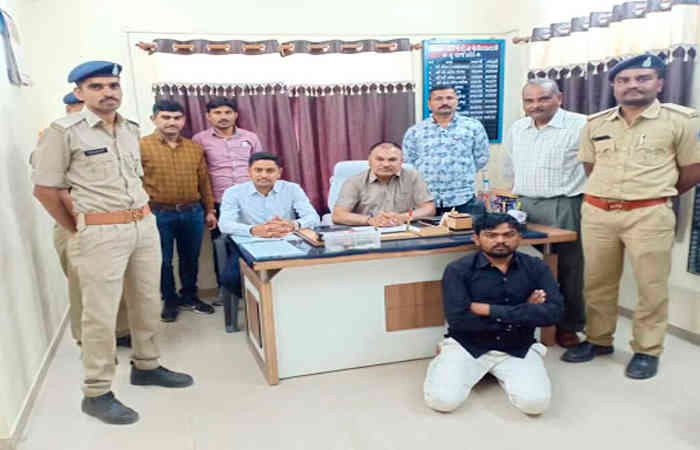 વાંકાનેર: 8 ગંભીર ગુનામાં સંડોવાયેલો શખ્સ બંદૂક સાથે ઝડપાયો
