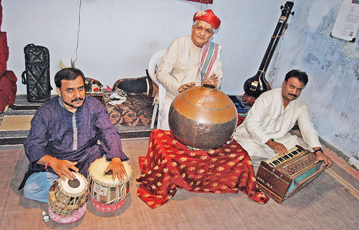 ગાયન-વાદન થકી ઉજળી માણકળા                             .