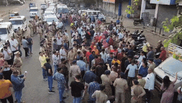 Gujarat Police round up over 1000 illegal Bangladeshis in Ahmedabad, Surat