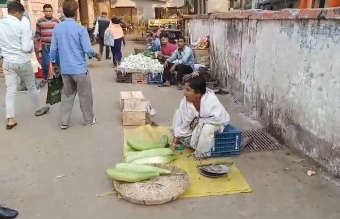 મહિલા ડેપ્યુટી મેયર શાકભાજી વેચવા મજબૂર! ભેદભાવની કરી ફરિયાદ, 35 વર્ષ સફાઈકર્મી તરીકે કામ કર્યું