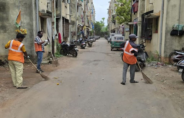 વડોદરા કોર્પોરેશન સ્વચ્છતા મુદ્દે આકરા પાણીએ : જ્યાં-ત્યાં કચરો ફેકતા લોકોને પકડીને દંડ કરવા વોર્ડમાં ટીમો બનાવાશે