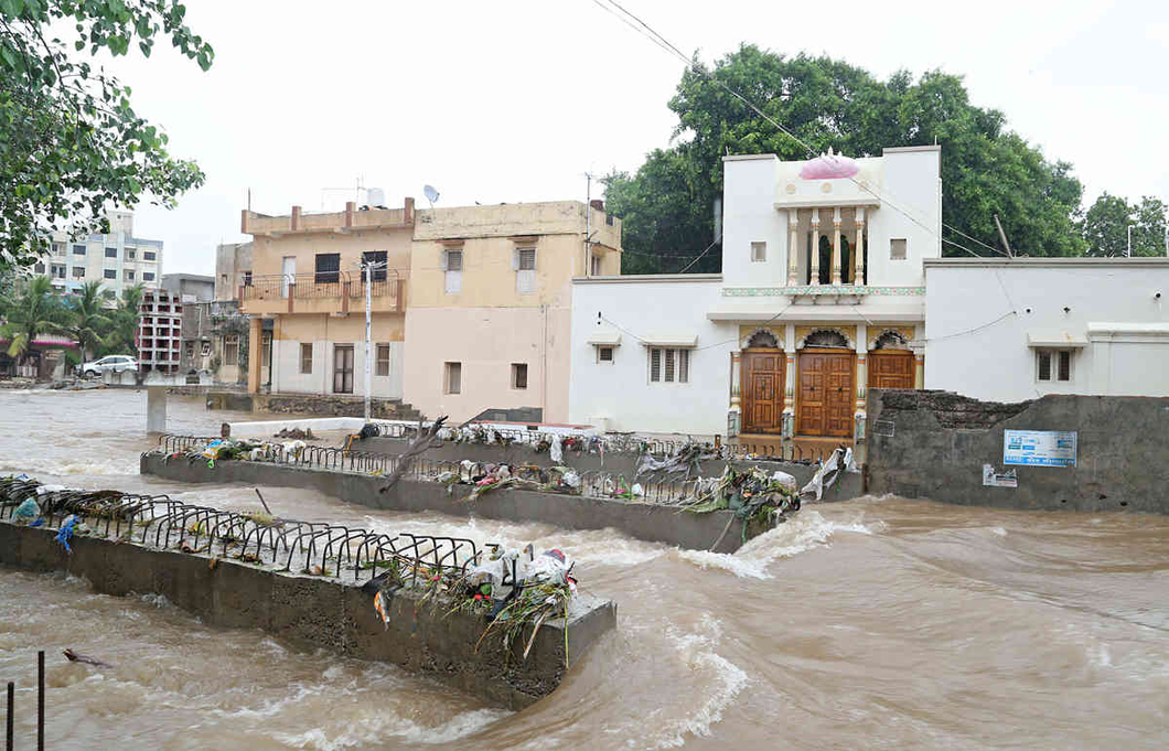 ખંભાળિયામાં વધુ 17 ઈંચ વરસાદ ખાબકયો