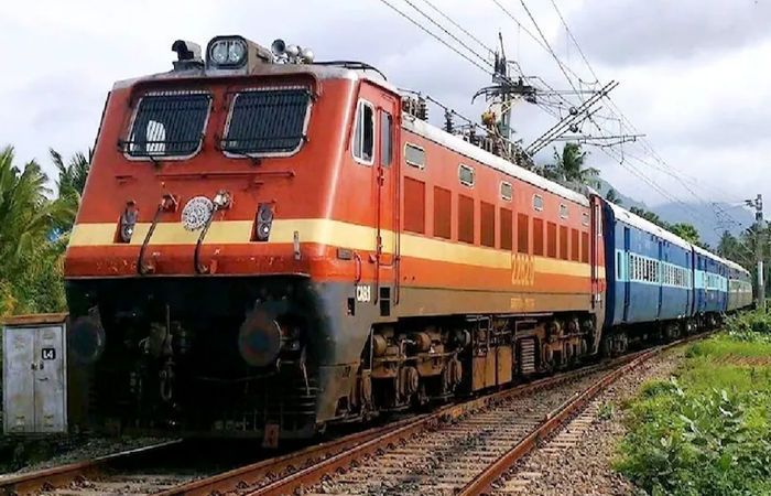 દેશભરમાં એકસાથે 52 ટ્રેન રદ, ગુજરાતમાંથી ઉપડતી ટ્રેનો પણ સામેલ, જુઓ સંપૂર્ણ યાદી