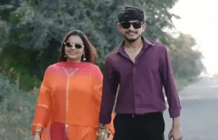 સિંગર કાજલ મહેરિયાના પ્રેમલગ્ન પર વિવાદ: આગેવાનોના કાફલા સાથે પરિવારનો સાસરીમાં હલ્લાબોલ