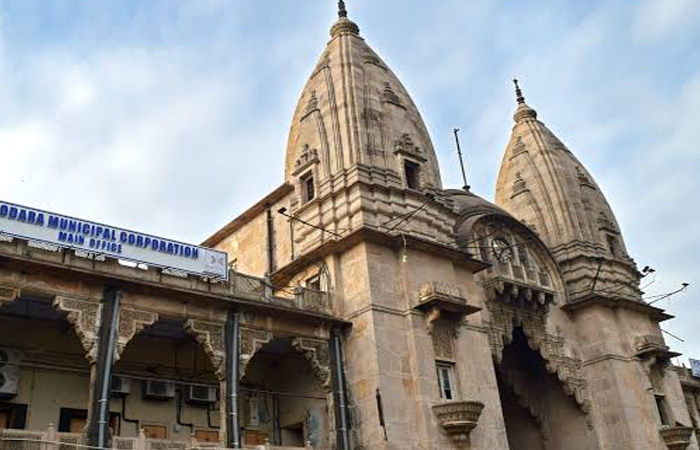 વડોદરામાં એનઆરઆઈ બાળકનું પ્રથમ આધારકાર્ડ કાઢવામાં આવ્યું