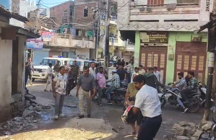 દાહોદમાં જૂથ અથડામણ: જૂની અદાવતમાં 5 રાઉન્ડ ફાયરિંગ, 2 લોકો ઈજાગ્રસ્ત