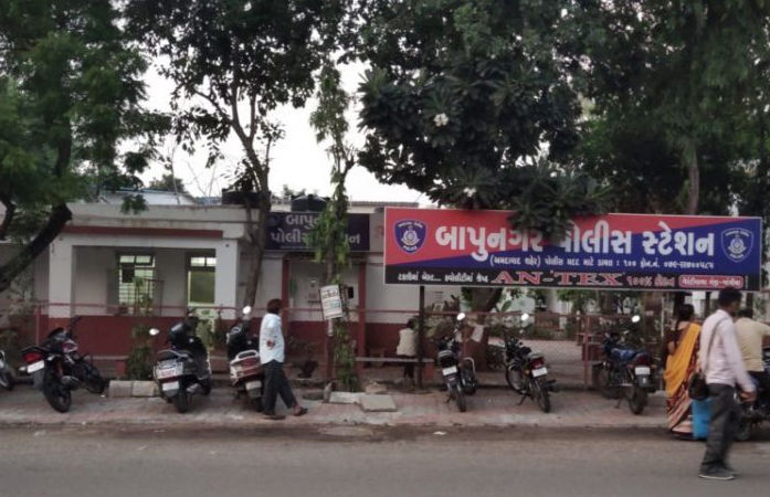 બાપુનગરમાં છરા સાથે આવેલા શખ્સોનો આતંક: પુત્રોની નજર સામે જ પિતાને નિર્દયતાપૂર્વક ફટકાર્યા