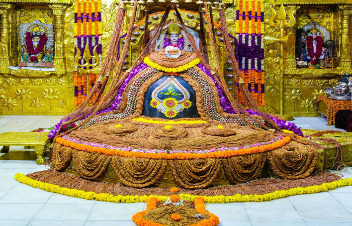 શ્રાવણના અંતિમ સોમવારે સોમનાથ મહાદેવને બોરસલ્લીનો દિવ્ય શ્રૂંગાર