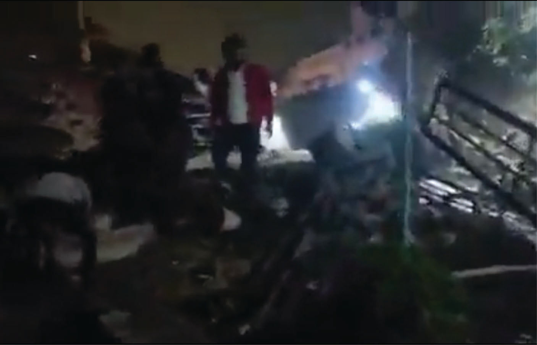 VIDEO : લખનૌમાં એપાર્ટમેન્ટ ધરાશાયી, 35થી 40 લોકો દટાયા હોવાની આશંકા, 3ના મોત