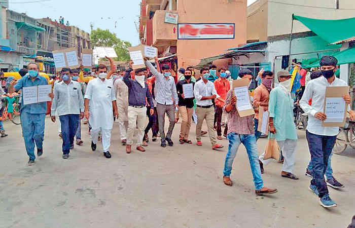 પાટડીમાં પેટ્રોલ-ડીઝલના ભાવ વધારાનો વિરોધ : ધારાસભ્ય-કાર્યકરોની અટકાયત