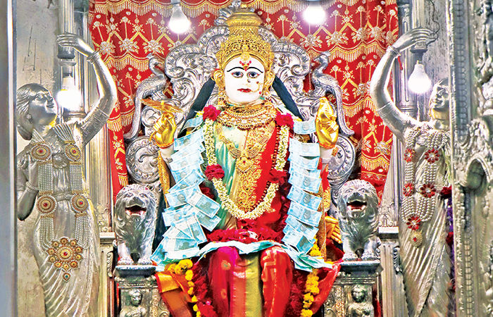 આજ હરિરસની હેલી છલકાવીએ, હૃદય મંદિરમાં પ્રભુને પધરાવીએ,