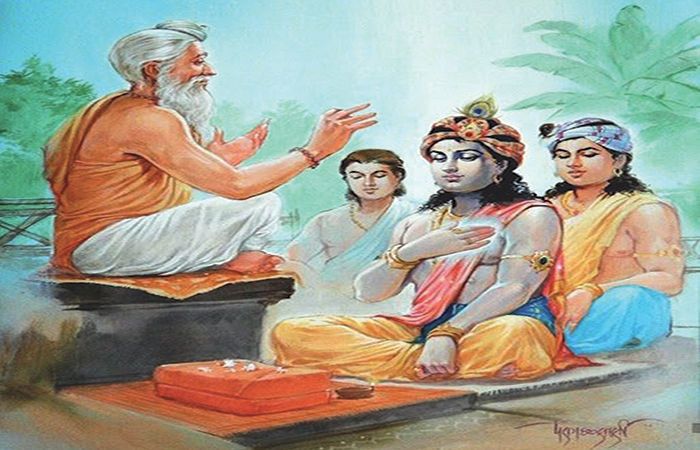 ભગવાન શ્રીકૃષ્ણ એ ગુરુવર્ય સાંદિપનીને 'ગુરૂ દક્ષિણા' તરીકે શું અર્પણ કર્યું હતું?