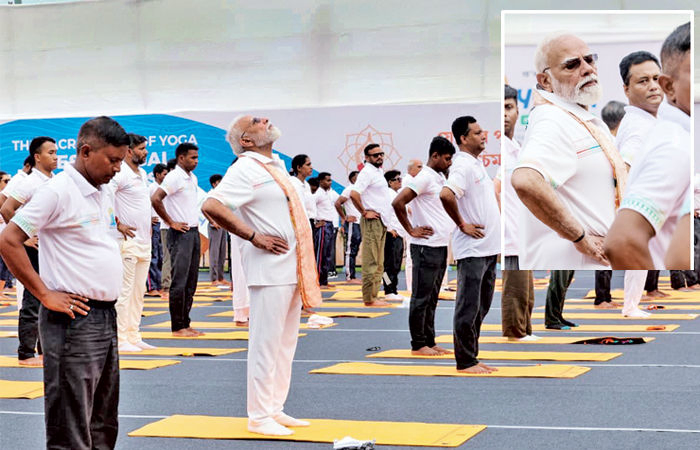 50 વર્ષે 30ની યુવાની માટે યોગ શ્રેષ્ઠ : 'યોગગુરુ' મોદી