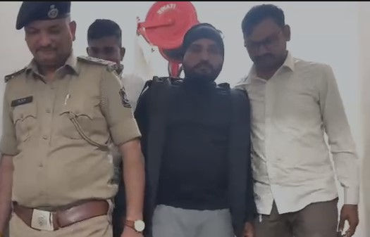 Mansa Police seize liquor worth ₹10 lakh stocked in homes, cellars, one held