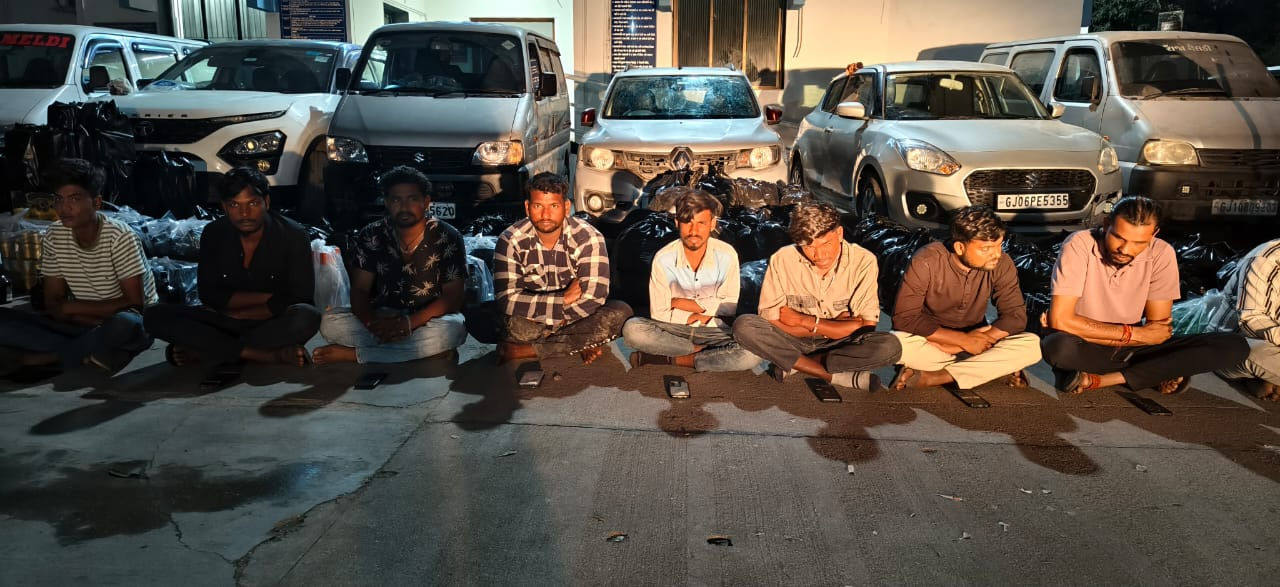વન-ડે મેચ અને પ્રજાસત્તાક દિનની ઉજવણી પૂર્વે  વાઘોડિયામાં દારૃના કટિંગના મોટા ધંધાનો પર્દાફાશ ઃ નવની ધરપકડ