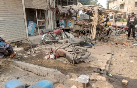 Suicide bombing at wedding in Pakistan kills 7, injures 25