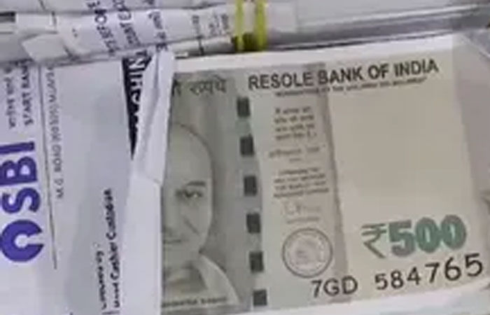 Anupam Kher's image instead of Gandhi's in ₹1.30 cr notes seized in Ahmedabad