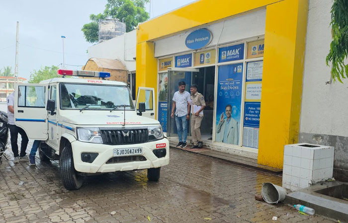 રીબ઼ડામાં ફાયરિંગ કરનારા બંને શખ્સો છેલ્લે રૈયા સર્કલ સુધી દેખાયા