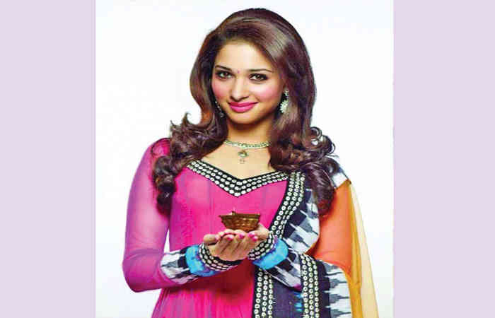 દિવાળીના દીપ જલાવો અંતરનો ઉમંગ વધારો