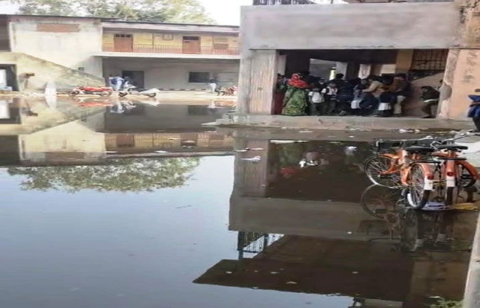 વિરમગામમાં શાળા પાસે જ ગટરના દૂષિત પાણી રેલાયા