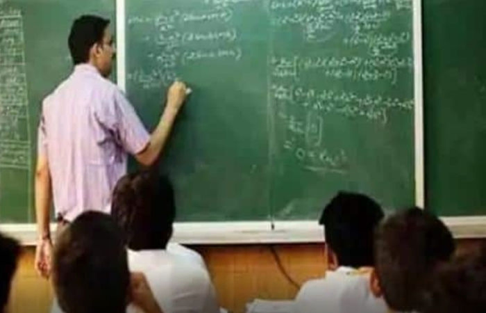 Guj govt revamps primary teacher transfer policy