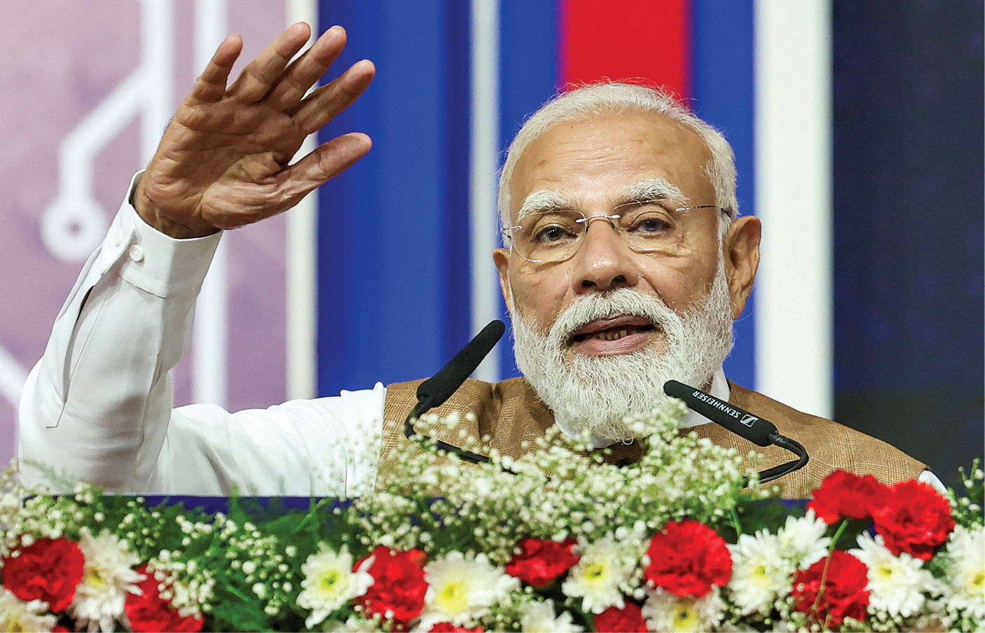 'આવનારા સમયમાં ભારત બનશે લીડર...', અમદાવાદના સાણંદમાં સેમિકન્ડક્ટર પ્લાન્ટનું PM મોદીએ કર્યું ઉદ્ઘાટન