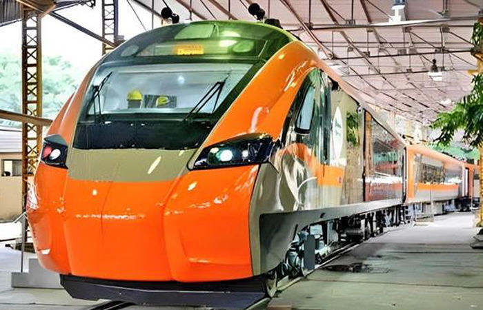 200 વંદે ભારત-100 અમૃત ભારત ટ્રેન, 7000 KM હાઈસ્પીડ રેલ નેટવર્ક: બજેટમાં રેલવેને શું મળ્યું?